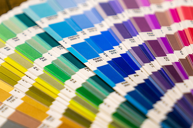 シルクスクリーン印刷の印刷色の指定はPANTONEなどのカラーチャートでできる！